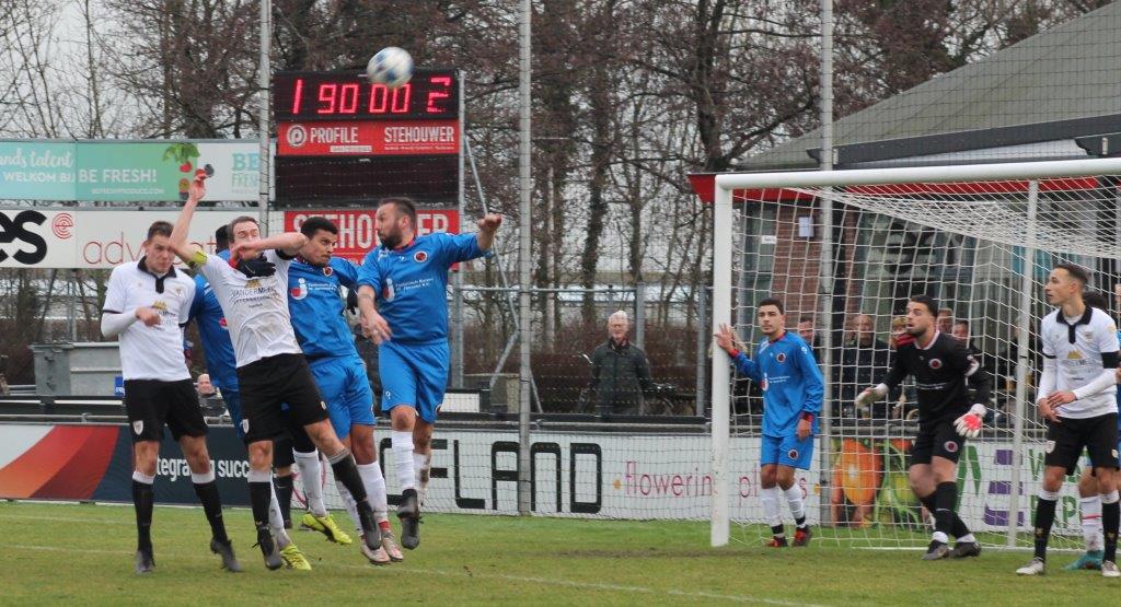 Naaldwijk geklopt in de slotfase