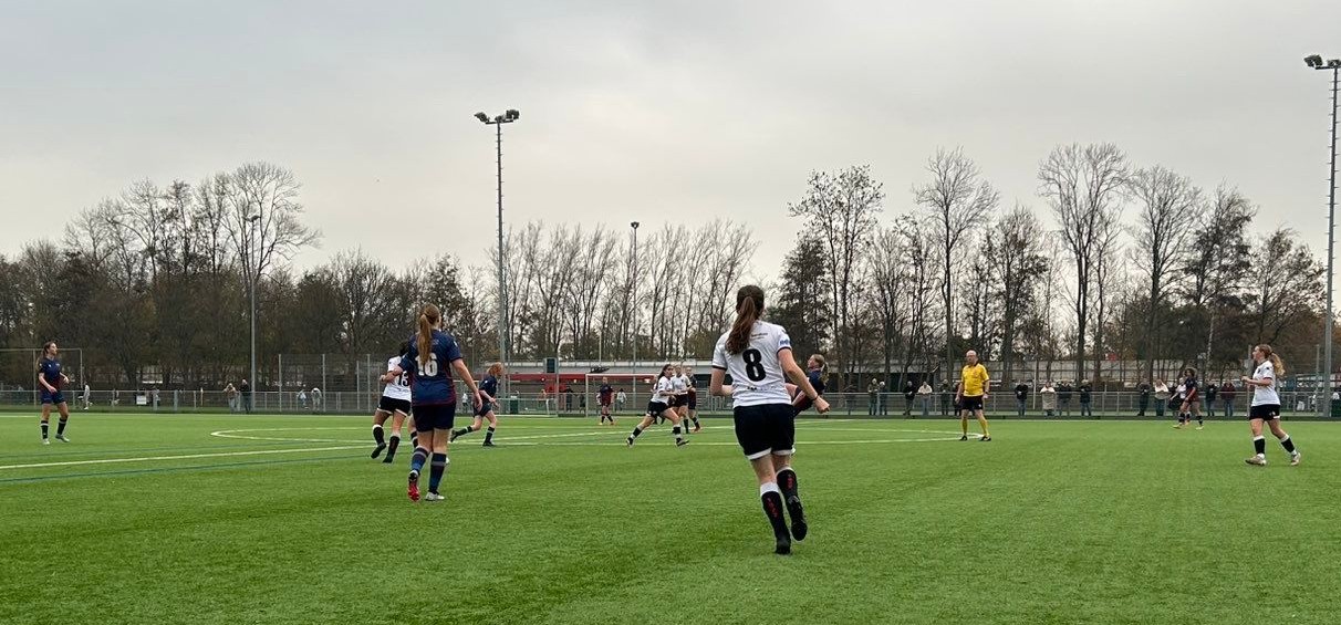 Gelijkspel Vrouwen 1 en nipt verlies Vrouwen 3