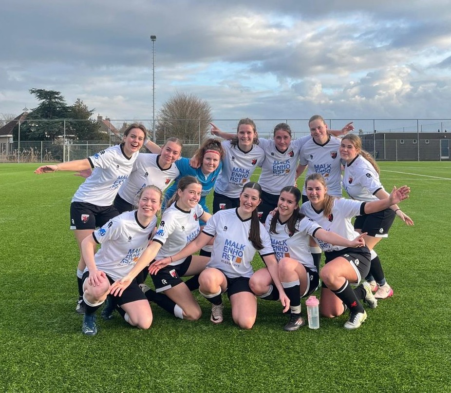 Vrouwen 3e wint en 2e verliest