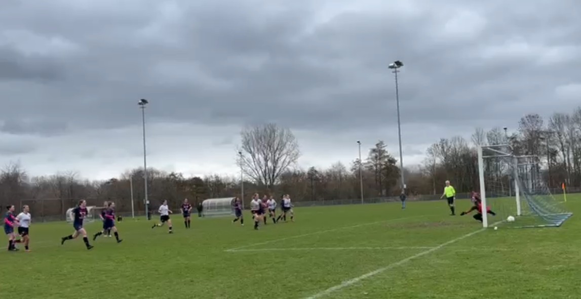 Vrouwen 1e wint overtuigend en 3e verliest