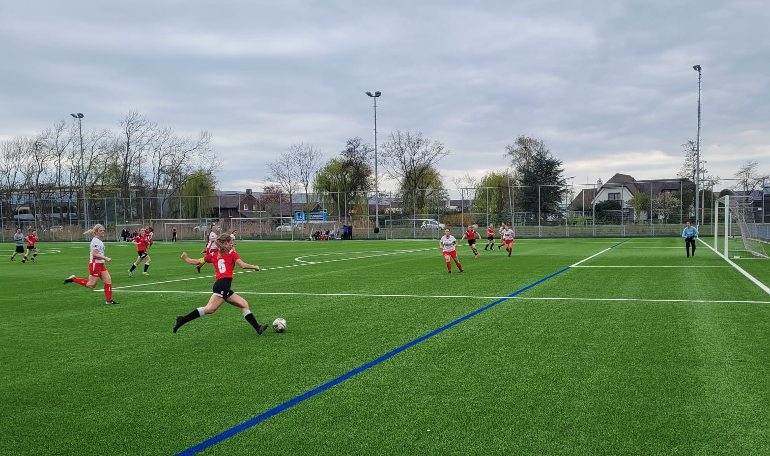 Verlies en winst voor vrouwen 1 en vrouwen 3 speelt gelijk