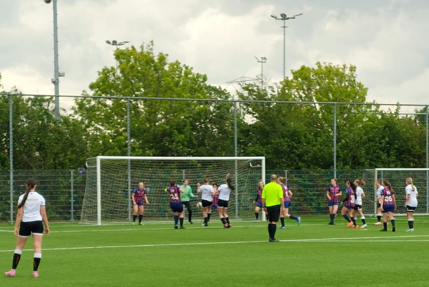 Vrouwen 1 gelijk,  verlies vrouwen 2 en winst vrouwen 3