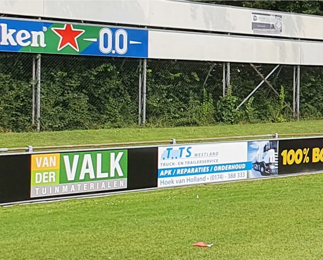 Van der Valk Tuinmaterialen nieuwe sponsor bij vv Naaldwijk